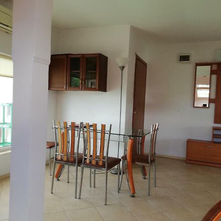 סאני ביץ' Apartments Bravo 1-Vichevi מראה חיצוני תמונה