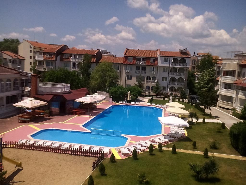 סאני ביץ' Apartments Bravo 1-Vichevi מראה חיצוני תמונה