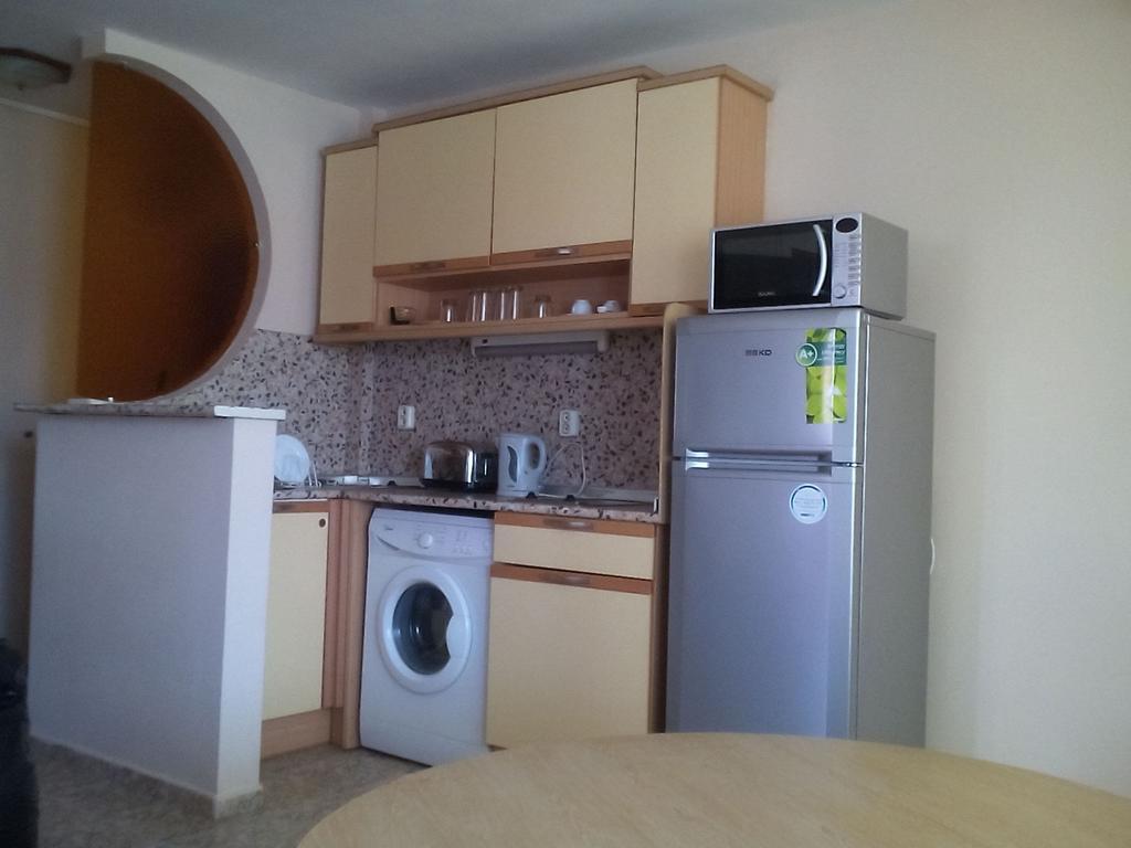סאני ביץ' Apartments Bravo 1-Vichevi מראה חיצוני תמונה