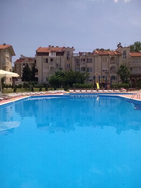 סאני ביץ' Apartments Bravo 1-Vichevi מראה חיצוני תמונה