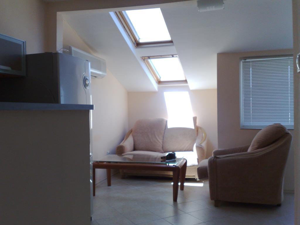 סאני ביץ' Apartments Bravo 1-Vichevi מראה חיצוני תמונה