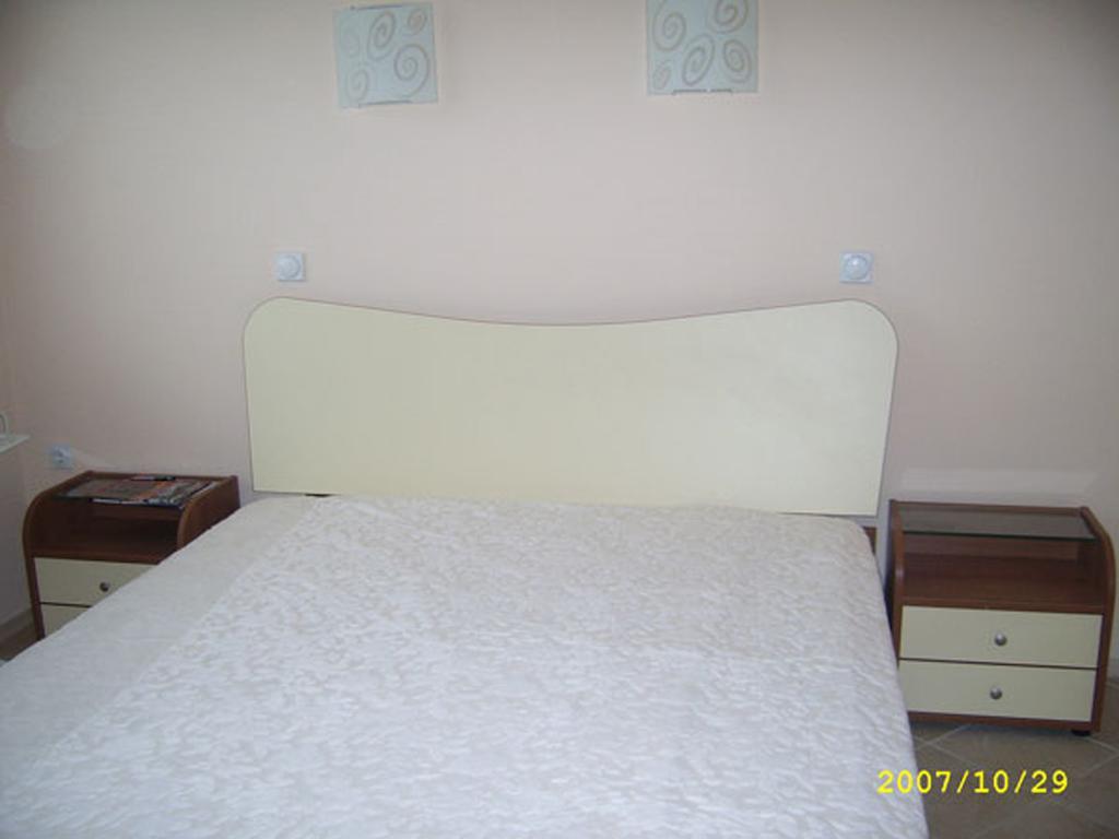סאני ביץ' Apartments Bravo 1-Vichevi מראה חיצוני תמונה