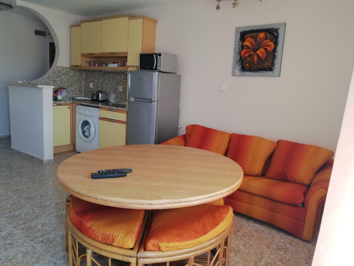 סאני ביץ' Apartments Bravo 1-Vichevi מראה חיצוני תמונה