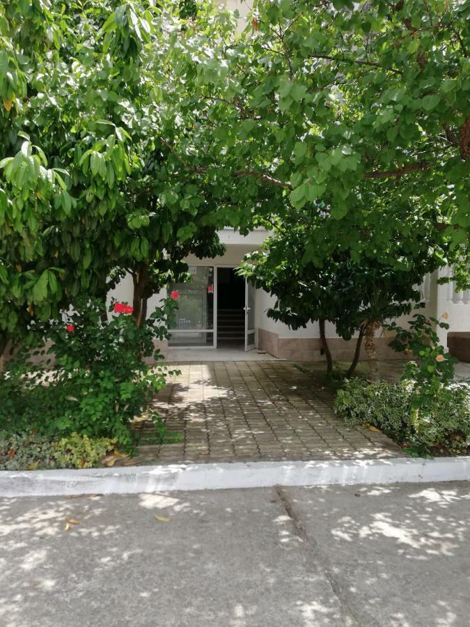 סאני ביץ' Apartments Bravo 1-Vichevi מראה חיצוני תמונה