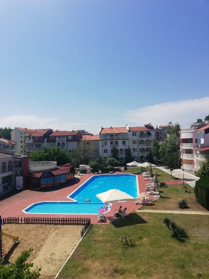 סאני ביץ' Apartments Bravo 1-Vichevi מראה חיצוני תמונה