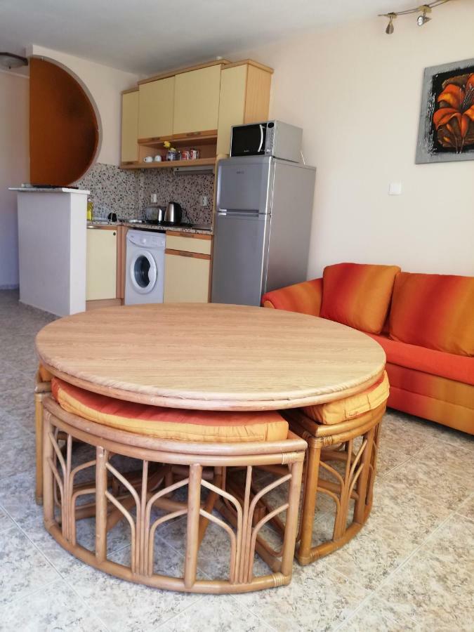 סאני ביץ' Apartments Bravo 1-Vichevi מראה חיצוני תמונה