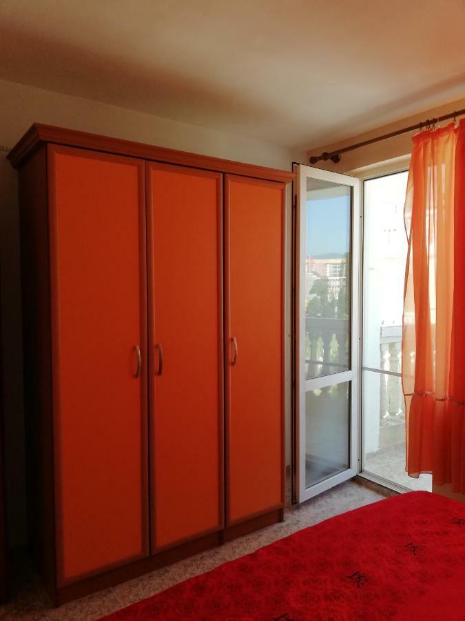 סאני ביץ' Apartments Bravo 1-Vichevi מראה חיצוני תמונה