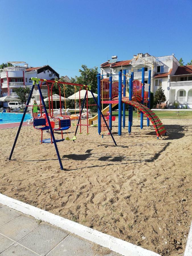 סאני ביץ' Apartments Bravo 1-Vichevi מראה חיצוני תמונה