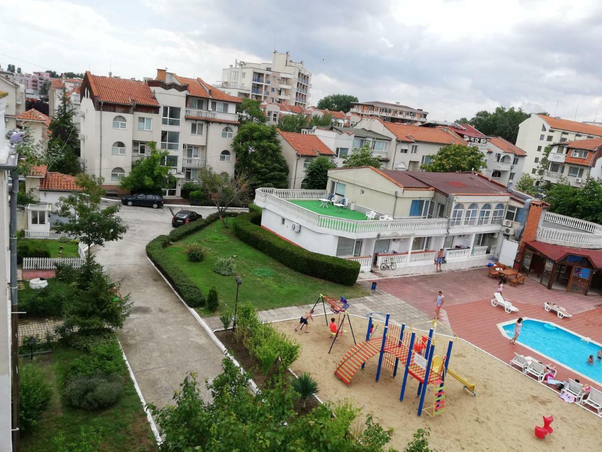 סאני ביץ' Apartments Bravo 1-Vichevi מראה חיצוני תמונה