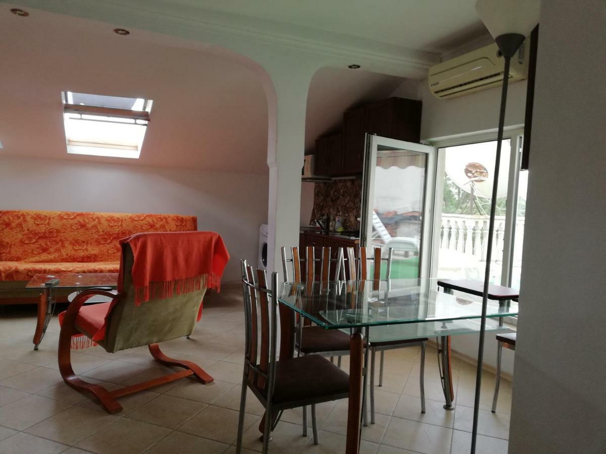 סאני ביץ' Apartments Bravo 1-Vichevi מראה חיצוני תמונה
